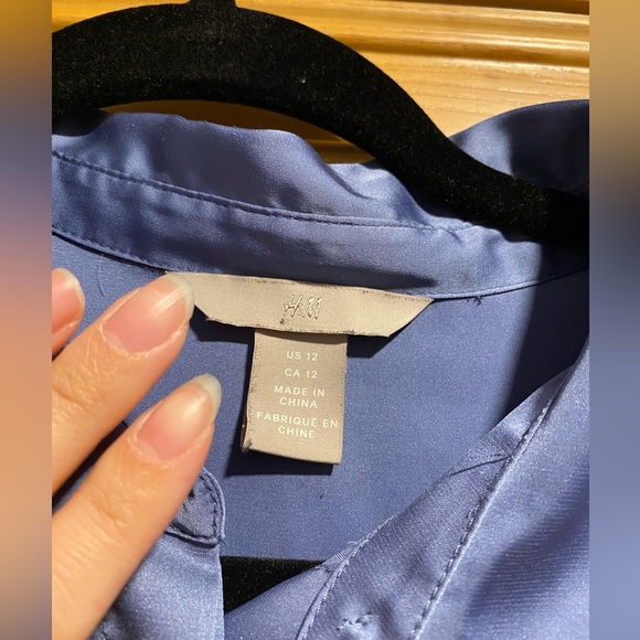H&M satin dress shirt | 12 - Picture 3 of 5